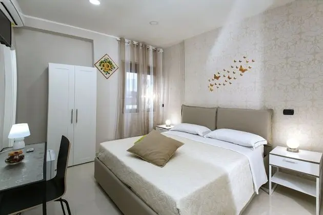 Standard Tek Büyük Yataklı Oda (Girasole)