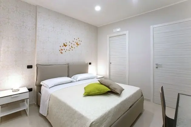 Standard Tek Büyük Yataklı Oda (Girasole)