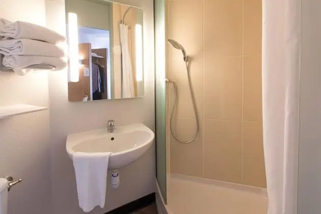 Tek Büyük Yataklı Oda, Sigara İçilmez