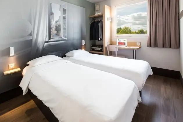 İki Ayrı Yataklı Oda, Sigara İçilmez