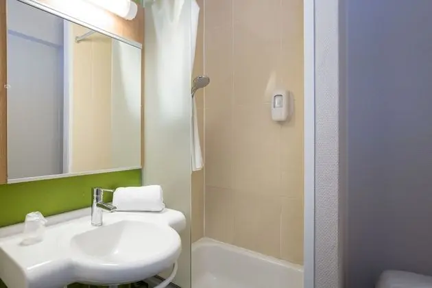 Tek Büyük Yataklı Oda, Sigara İçilmez