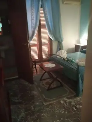 Tek Büyük Yataklı Oda, Balkon