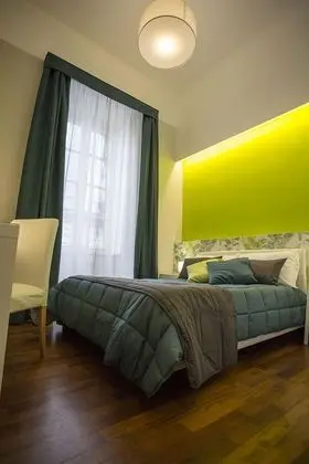 City Tek Büyük Yataklı Oda (Small)