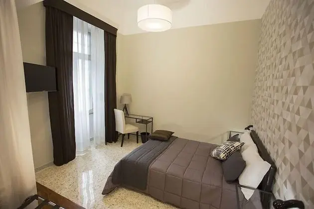 City Tek Büyük Yataklı Oda (Small)