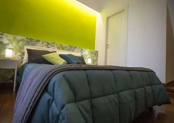City Tek Büyük Yataklı Oda (Small)