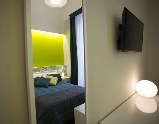 City Tek Büyük Yataklı Oda (Small)