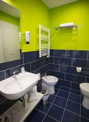 City Tek Büyük Yataklı Oda (Small)