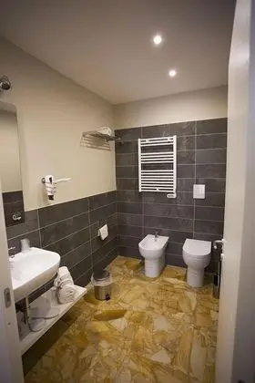Comfort Tek Büyük Yataklı Oda