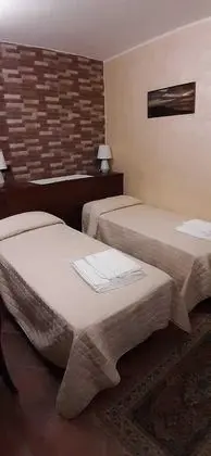 Tek Büyük veya İki Ayrı Yataklı Oda, Deniz Manzaralı