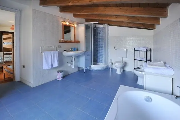 Dört Kişilik Oda, Özel Banyo, Dağ Manzaralı (Stanza del Duca)