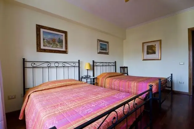 Tek Büyük veya İki Ayrı Yataklı Oda