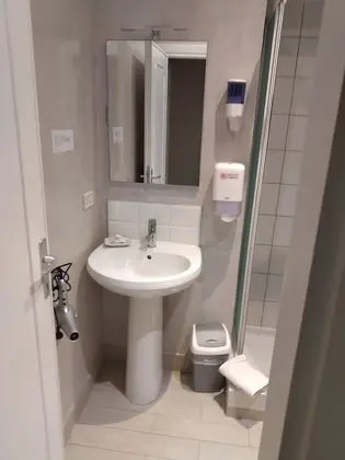 Üç Kişilik Oda (Private External Bathroom)