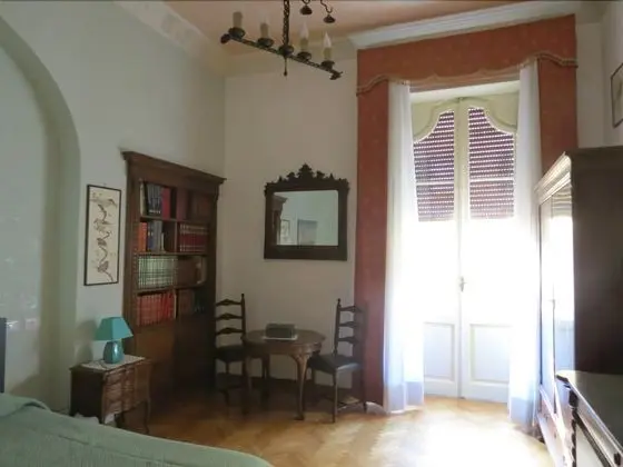 Tek Büyük Yataklı Oda, Balkon