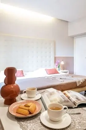 Deluxe Tek Büyük Yataklı Oda, Nehir Manzaralı (Breakfast at Navona Street Hotel)