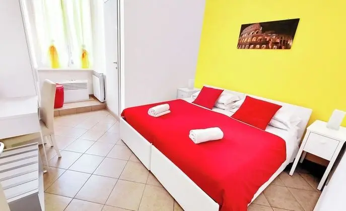 Tek Büyük veya İki Ayrı Yataklı Oda, Banyolu/Duşlu