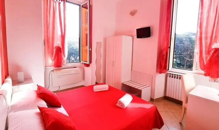 Tek Büyük veya İki Ayrı Yataklı Oda, Banyolu/Duşlu (3 pax)