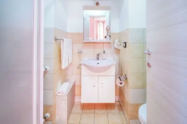 Tek Büyük veya İki Ayrı Yataklı Oda, Banyolu/Duşlu (3 pax)
