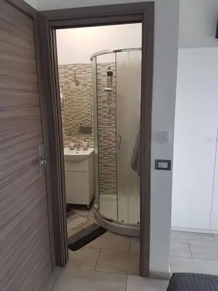 Comfort Tek Büyük Yataklı Oda, Avlu Manzaralı