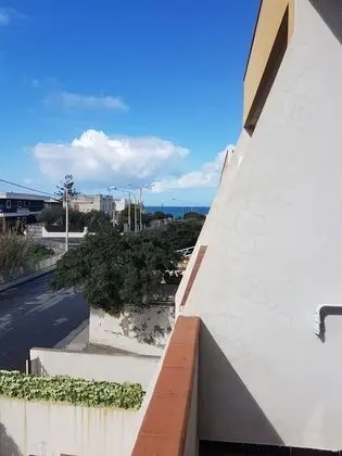 Deluxe Tek Büyük veya İki Ayrı Yataklı Oda, Balkon, Deniz Manzaralı