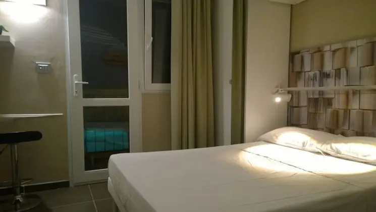 Basic Tek Büyük Yataklı Oda