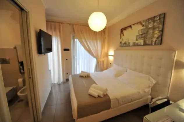 Büyük Yataklı Tek Kişilik Oda