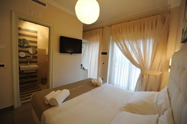 Büyük Yataklı Tek Kişilik Oda