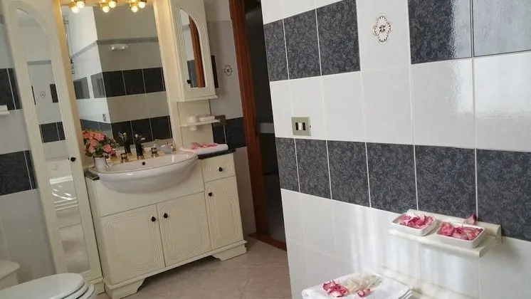 Tek Büyük veya İki Ayrı Yataklı Oda, Balkon (Private External Bathroom)