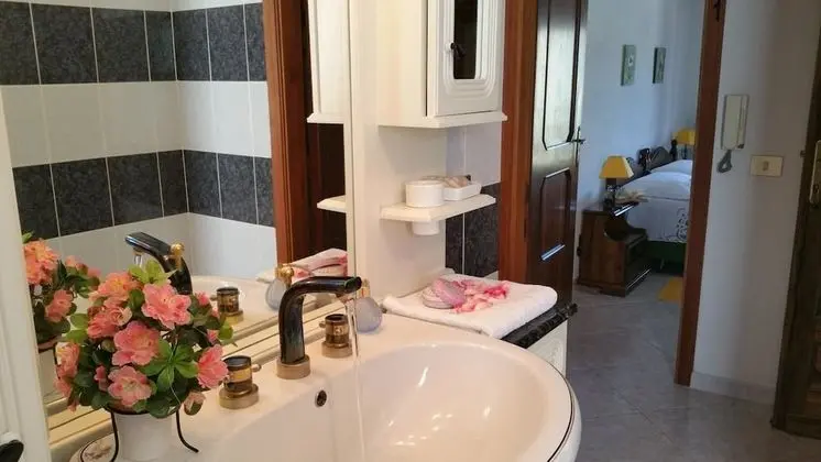 Tek Büyük veya İki Ayrı Yataklı Oda, Balkon (Private External Bathroom)