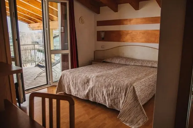 Basic Tek Büyük Yataklı Oda