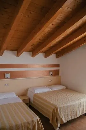 Basic Üç Kişilik Oda