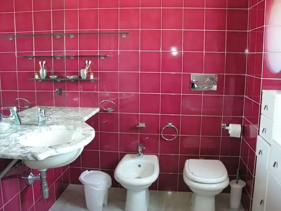 Tek Büyük Yataklı Oda, Ortak Banyo