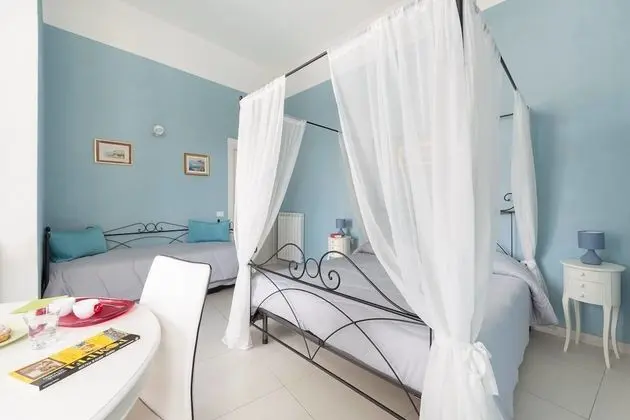 Deluxe Dört Kişilik Oda, Balkon, Şehir Manzaralı (Porta Capuana)