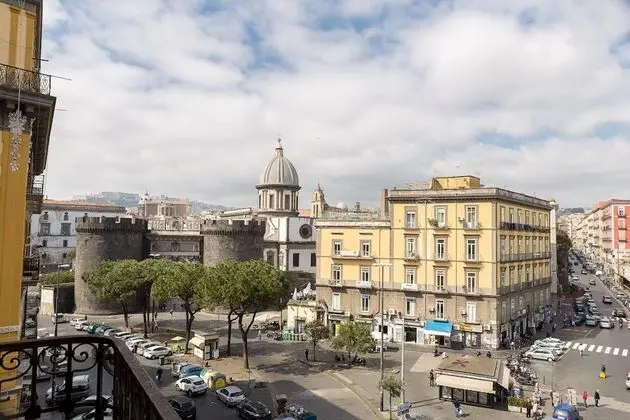 Deluxe Dört Kişilik Oda, Balkon, Şehir Manzaralı (Porta Capuana)