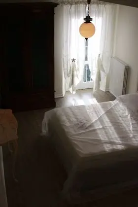 Büyük Yataklı Tek Kişilik Oda