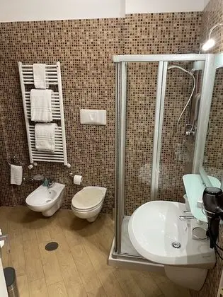 Comfort Tek Büyük veya İki Ayrı Yataklı Oda