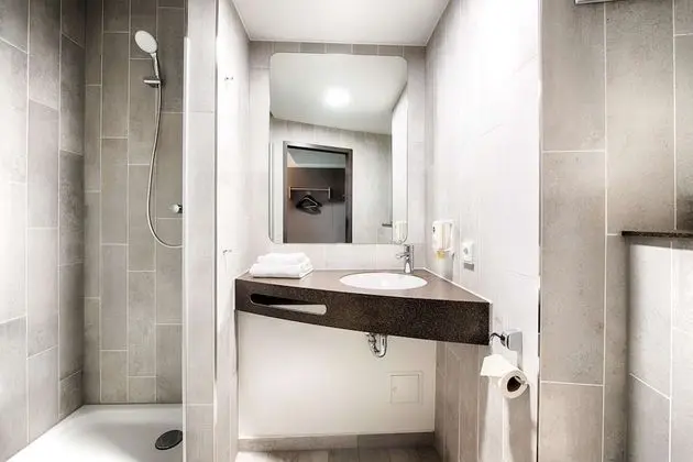 Üç Kişilik Oda