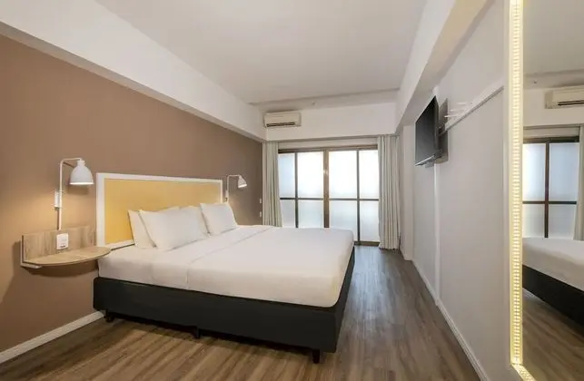 Deluxe Tek Büyük Yataklı Oda, Kısmi Deniz Manzaralı