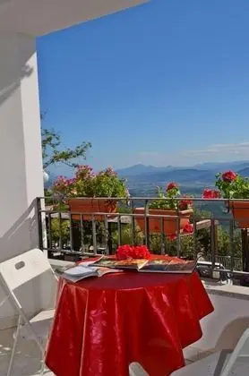 Classic Tek Büyük Yataklı Oda, Balkon, Vadi Manzaralı