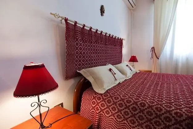 Superior Üç Kişilik Oda, Balkon, Bahçe Manzaralı (Stile Sardo)