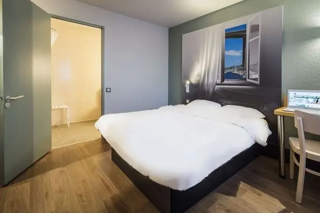 Tek Büyük Yataklı Oda, Engellilere Uygun, Sigara İçilmez