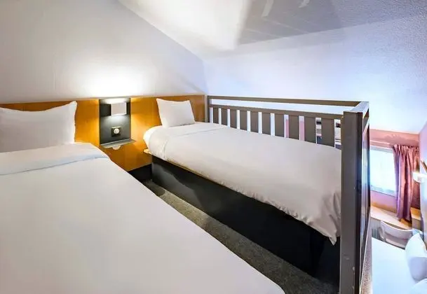 Dört Kişilik Oda, Sigara İçilmez