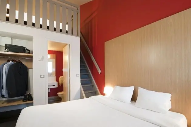 Dört Kişilik Oda, Sigara İçilmez