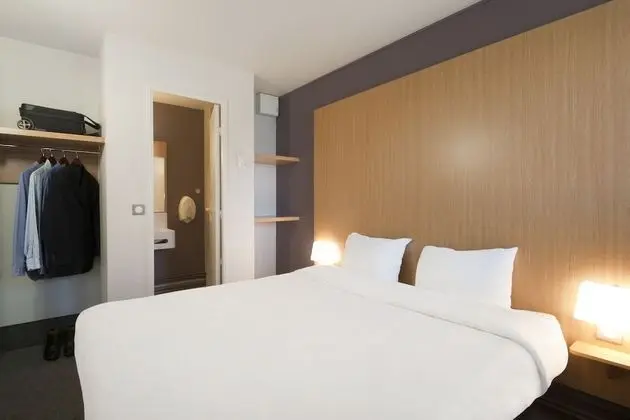 Tek Büyük Yataklı Oda, Engellilere Uygun, Sigara İçilmez