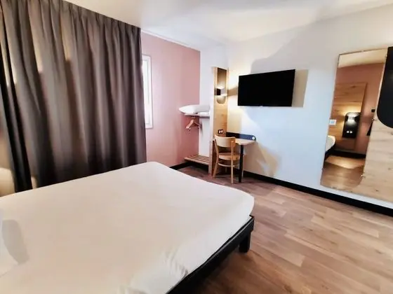 Tek Büyük Yataklı Oda