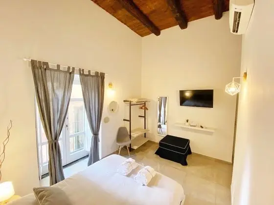 Comfort Tek Büyük Yataklı Oda