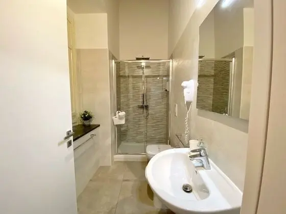 Comfort Tek Büyük Yataklı Oda