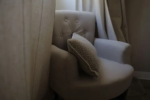 Deluxe Tek Büyük Yataklı Oda (White)