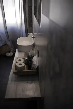 Deluxe Tek Büyük Yataklı Oda (White)