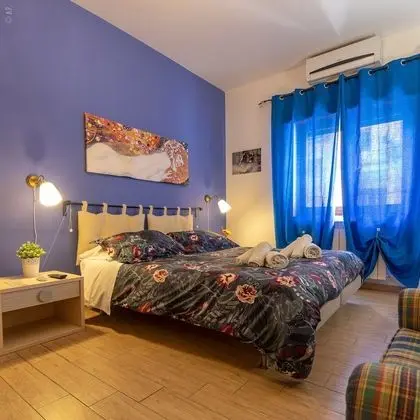 Üç Kişilik Oda (Blu)