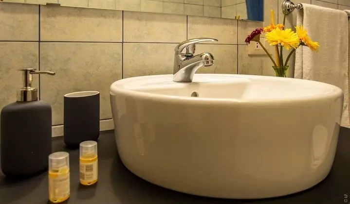 Üç Kişilik Oda (Blu)